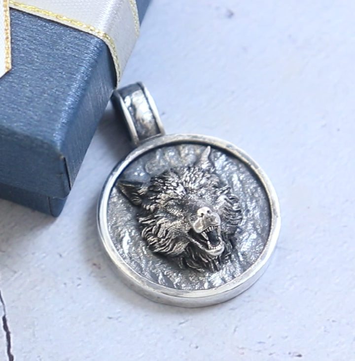 SheCrown 34g 3D American Gray Wolf Amulet 925 Silver Pendant- Wild Guardian Real 925 Solid Sterling Silver Pendant